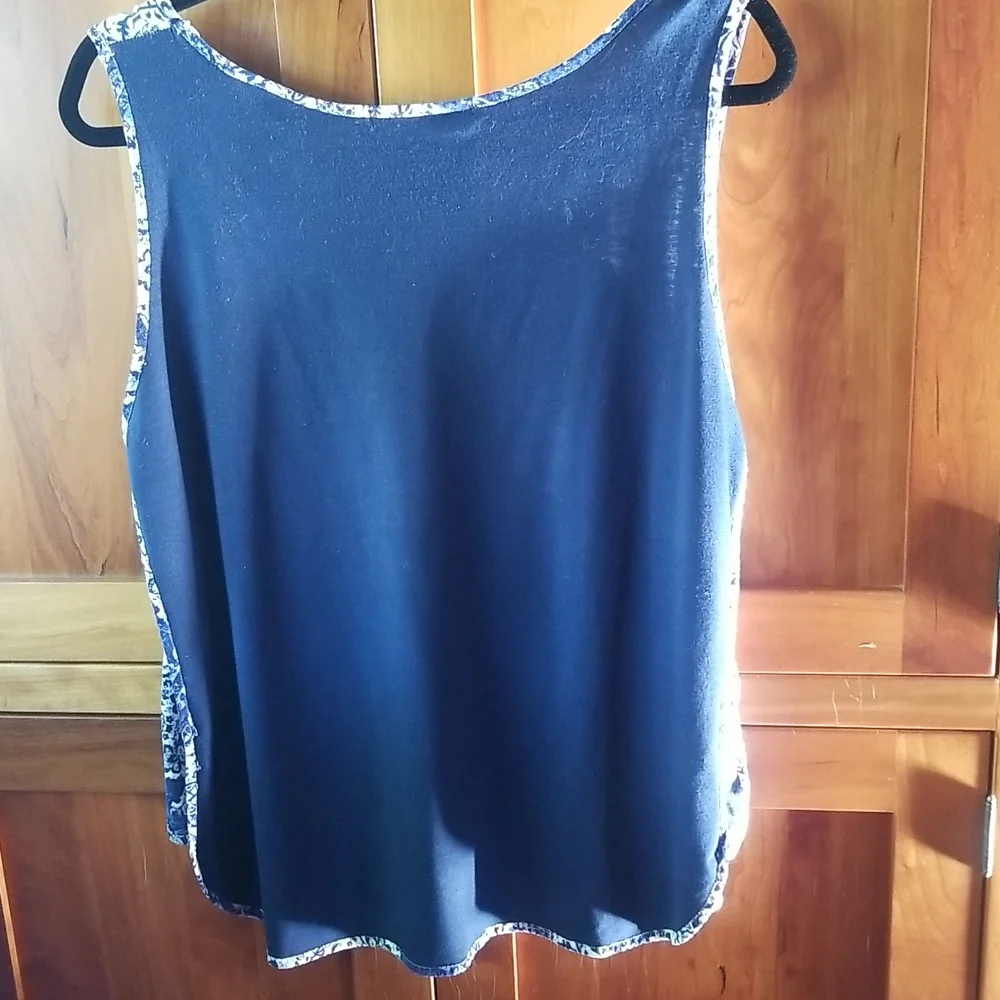 Fever navy and white print rayon shell, like new, size XL - Picture 3 of 4